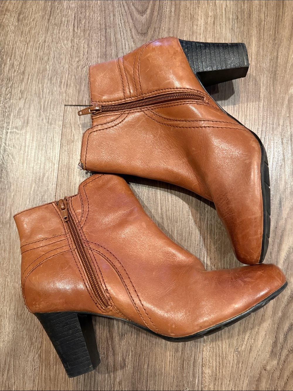 Clarks Chestnut Leather Ankle Boot with Buckle Size 8 - Picture 3 of 8